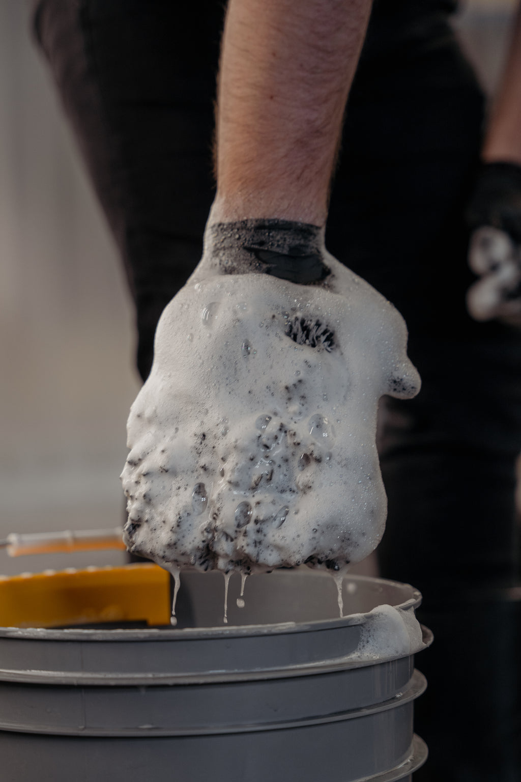 HURRICANE WHEEL MITT - Gant de lavage spécial jantes